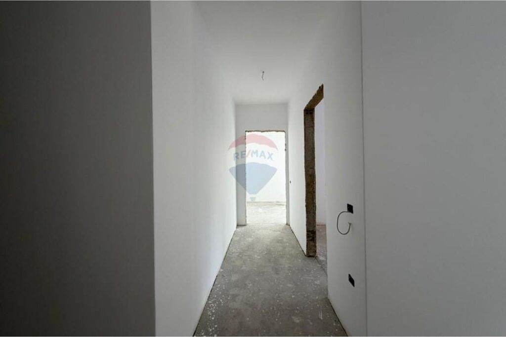 Apartment 2+1 near Kryegjyshata Ali Demi street!