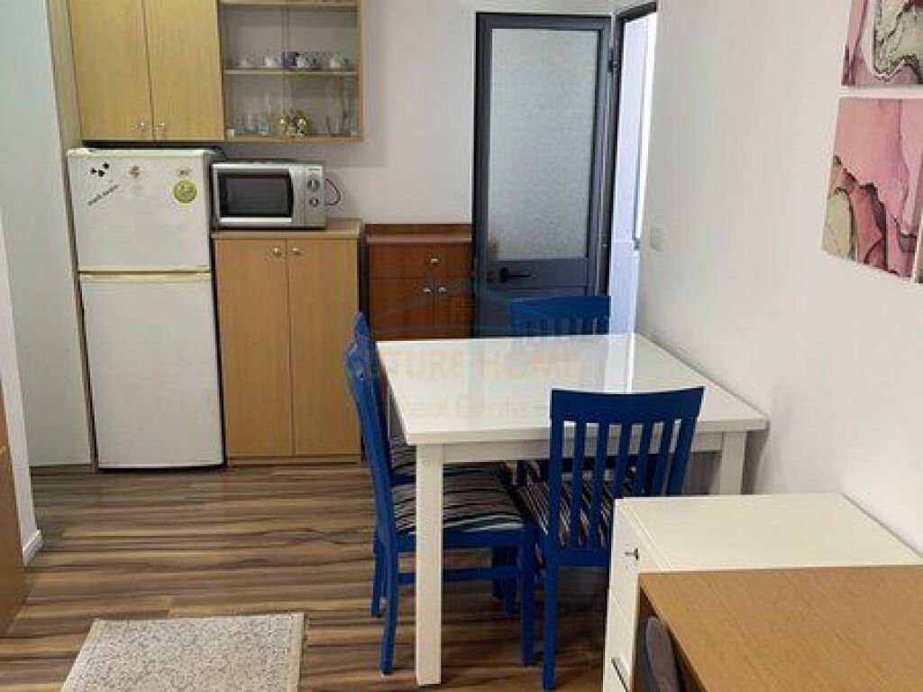 Shitet, Apartament Studio, Rruga Frosina Plaku, Ish Parku i Autobusave