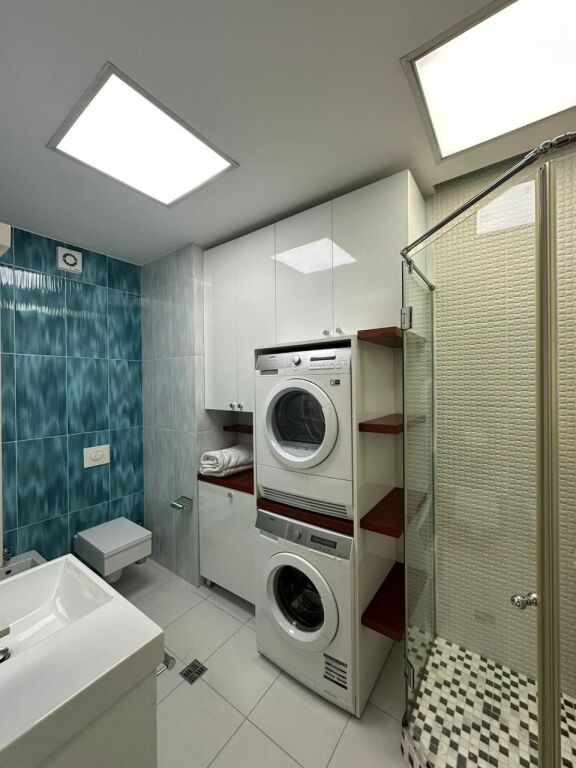 Jepet me Qera Apartament 2+1 tek Ambasador 3
