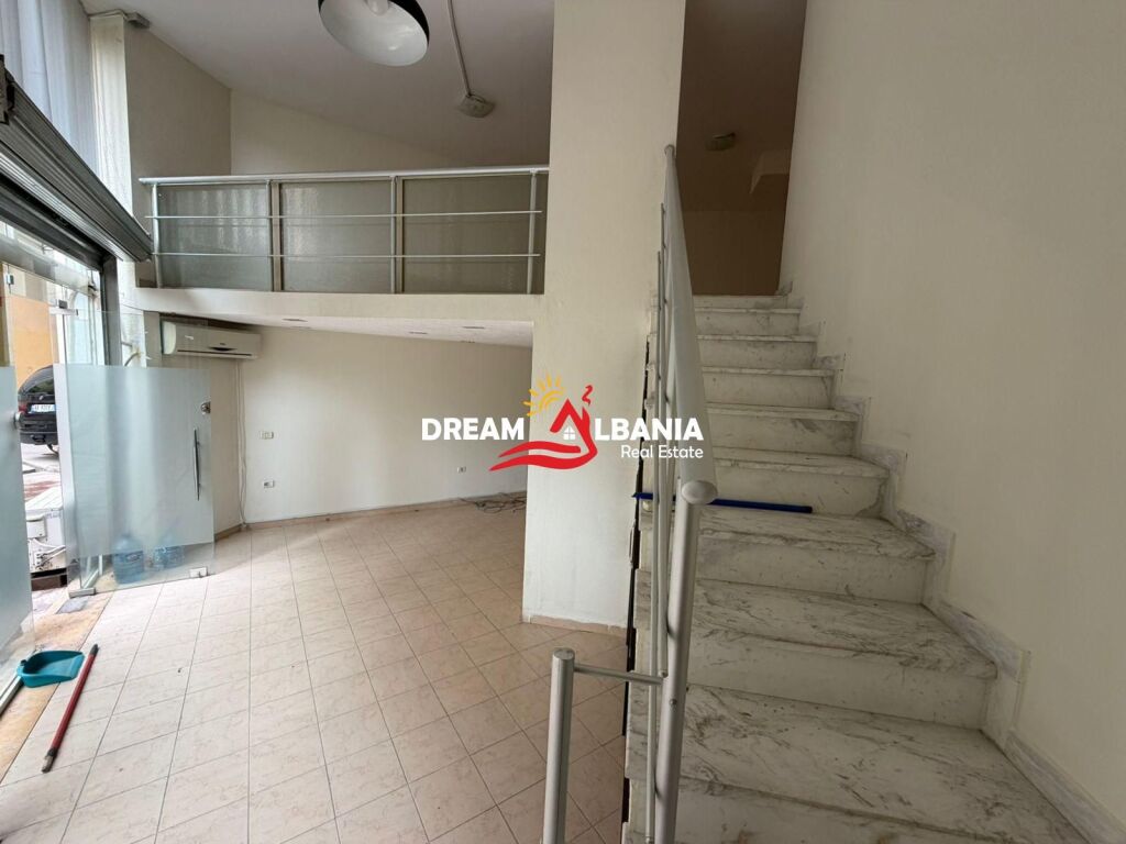 Locale commerciale Duplex in affitto a Pazari i Ri vicino a Bolv Oil (ID 42611418)f
