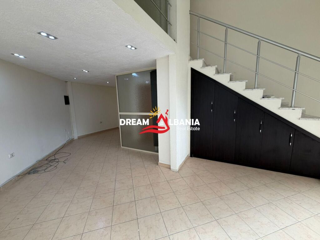 Locale commerciale Duplex in affitto a Pazari i Ri vicino a Bolv Oil (ID 42611418)f