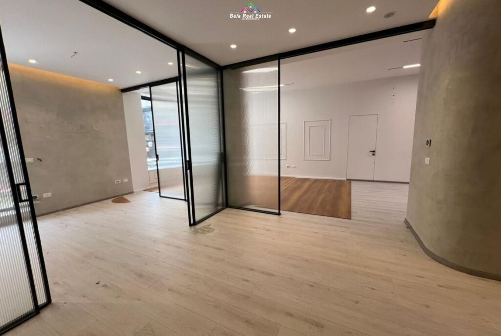 Negozio In Affitto A Bllok (ID BD21852) Tirane