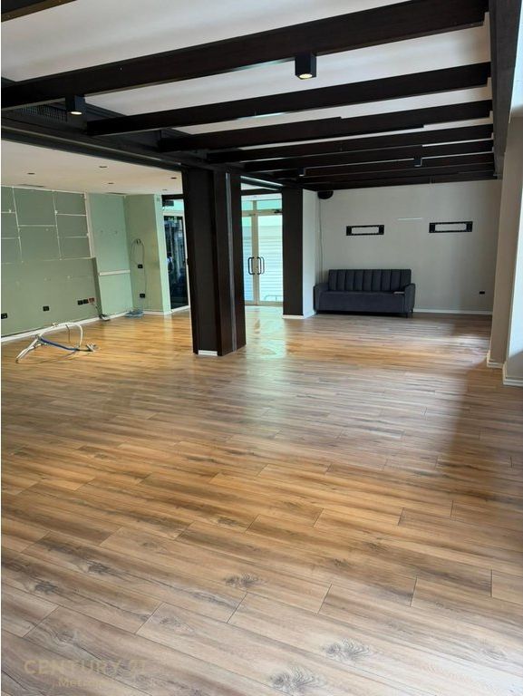 Office For Rent in Dry Lake, Tirana - 1100€ | 170 m²