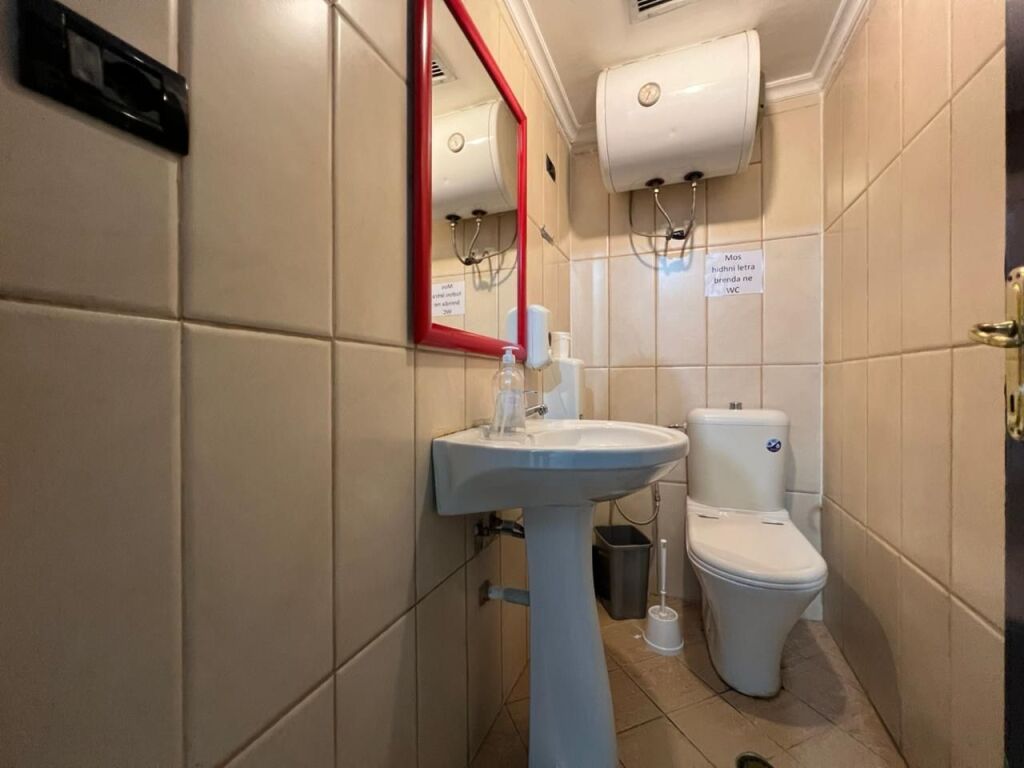 AFFITTO, UFFICIO MODERNO, 120m2, BLLOKU