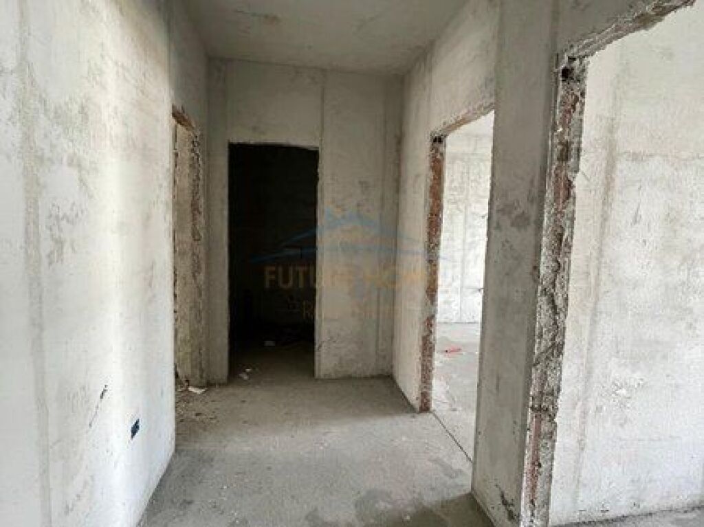 Shitet, Apartament 2+1, Paskuqan, Tirane . Empire66629