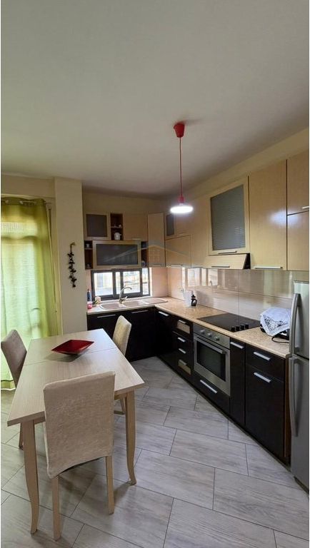Qera, Apartament 1+1, Fresk, Tiranë.