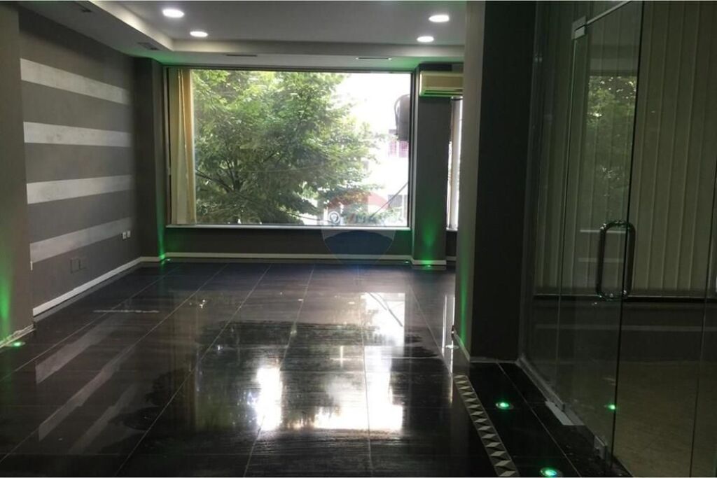 Dyqan - Për Shitje - Rruga Abdyl Frashëri, Tiranë (ID: 530561003-42)