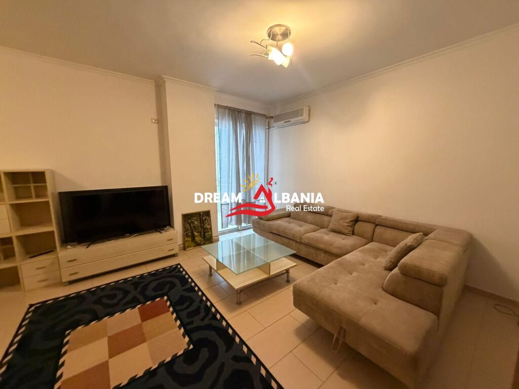 Jepet me qera apartament 2+1 tek Pazari i Ri prane BKT (ID 42215513) F