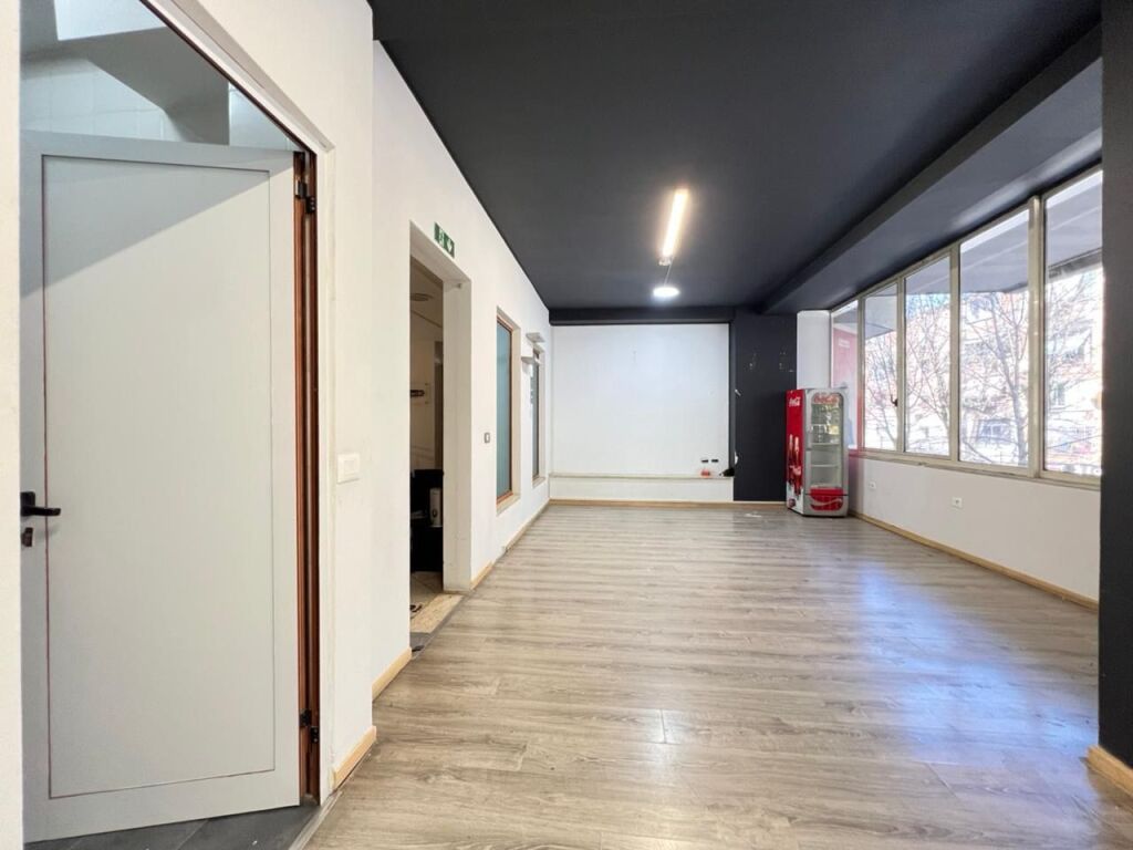 AFFITTO, UFFICIO MODERNO, 120m2, BLLOKU