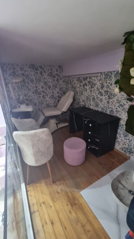 Locale commerciale in affitto Piano 0, 35 m² duplex, 500 € ad Astir
