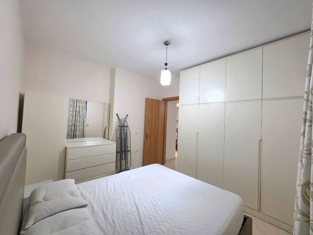 Jepet Apartament 1+1 me qera ne Bulevardin Migjeni Astir Unaza e Re