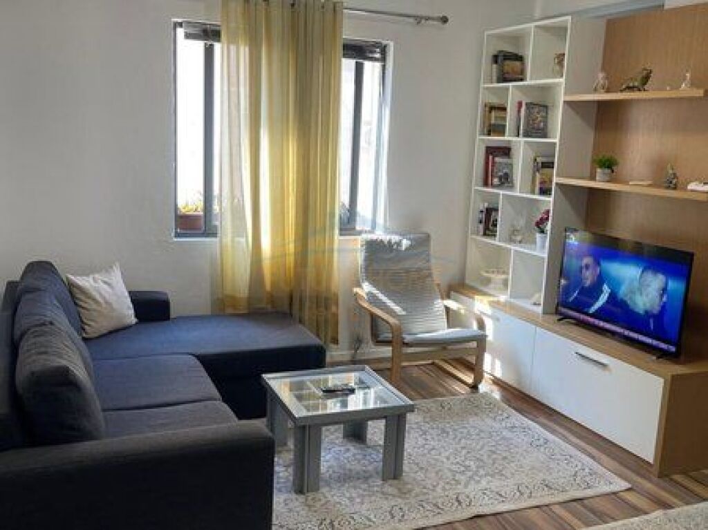 Shitet, Apartament Studio, Rruga Frosina Plaku, Ish Parku i Autobusave