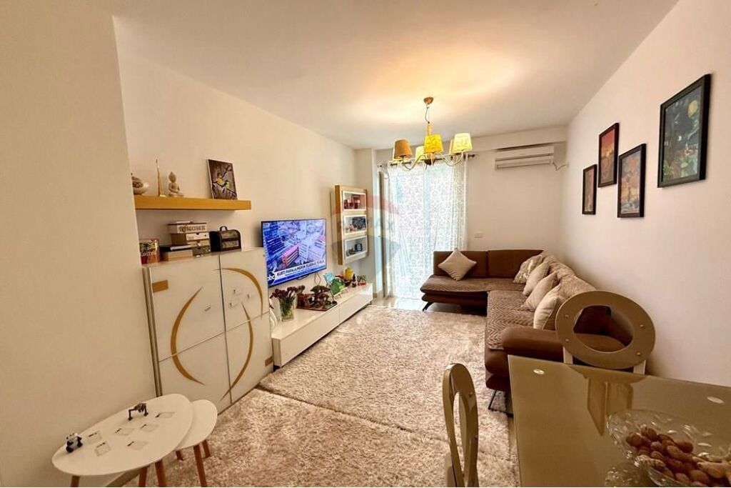 Apartament - Për Shitje - Qyteti Studenti, Tiranë