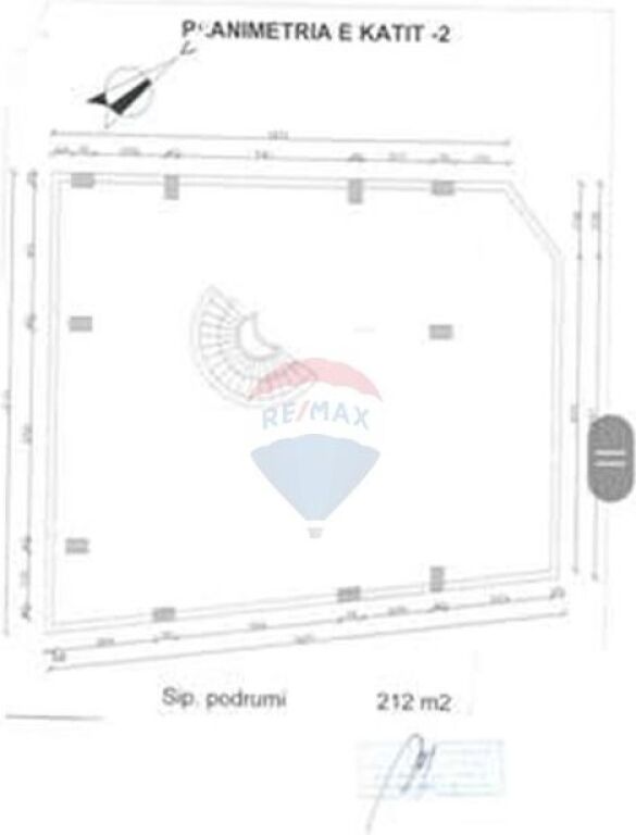 Shop - For Rent - Skënderbej Square, Tirana