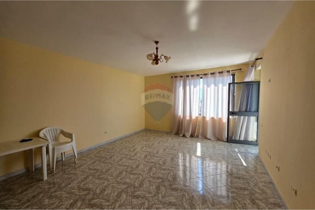 🏡 Apartament 2+1+2 – Për Shitje | Lagjja Kushtrim, Vlorë 📍 Rruga e Re
