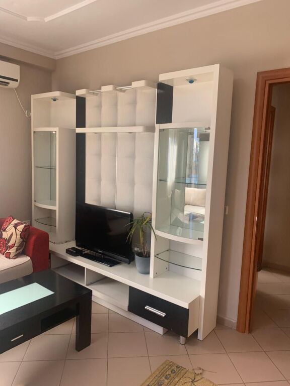 🏡 SHTËPI ME QERA – RRUGA GJON MUZAKA