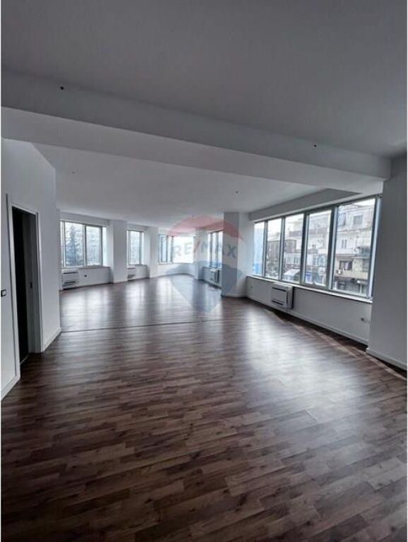 Office - For Rent - Block 1 May, Tirana