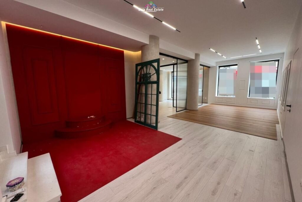Negozio In Affitto A Bllok (ID BD21852) Tirane