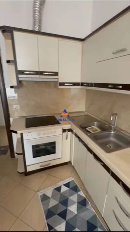 JEPET GARSONJERE ME QERA 30M2 "PAS CONCORD CENTRE, RRUGA 5 MAJ" 300 EURO