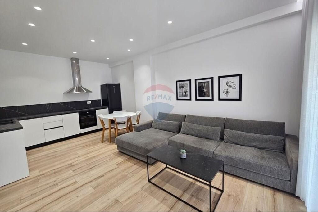 Apartament 2+1 per qira tek rruga e Elbasanit!