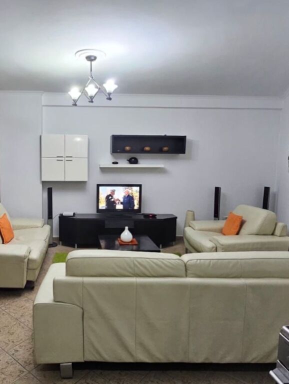 Apartament me qera 2+1+2 Rruga e Barrikadave