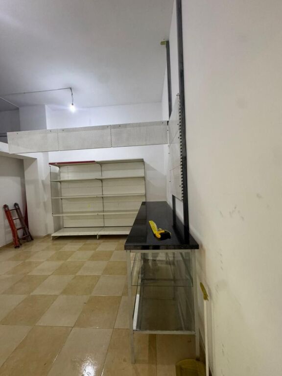 Shop for rent, Astir!