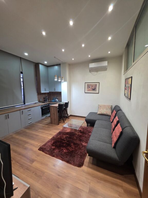 🏡 JEPET ME QERA APARTAMENT 1+1 – QENDËR (PËRBALLË TIRANA PARKING) .