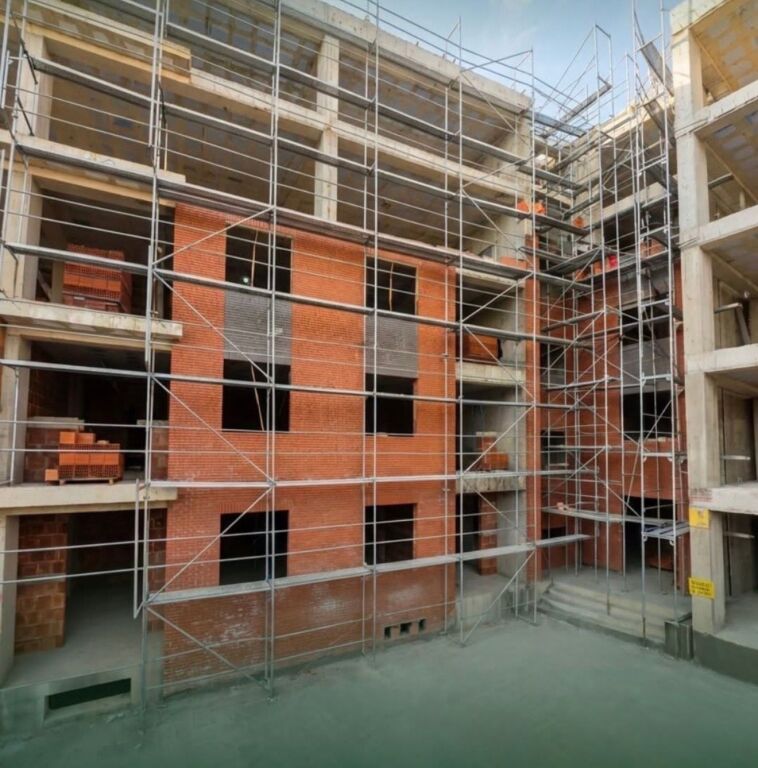 Shitet apartament 1+1 në Paskuqan!