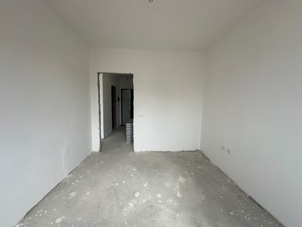 APARTAMENT 2+1 PER SHITJE NE XHAMLLIK
