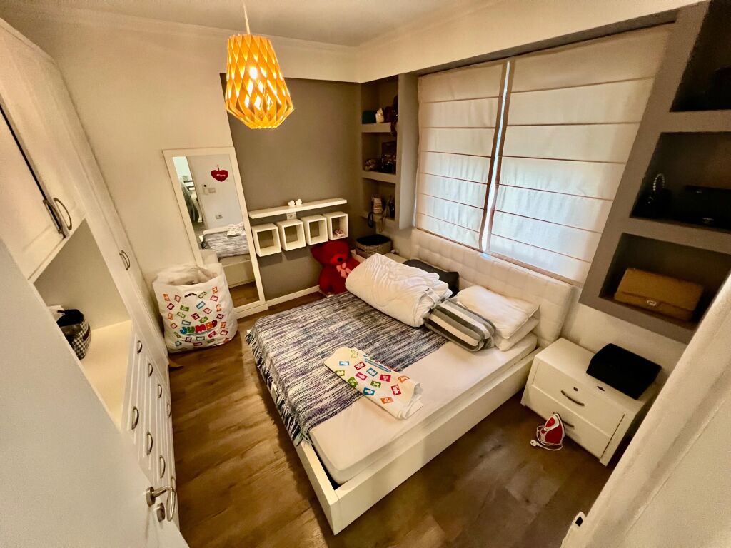 APARTAMENT ME QIRA 2+1+2 me 2 poste parkimi , LIQENI I THATE
