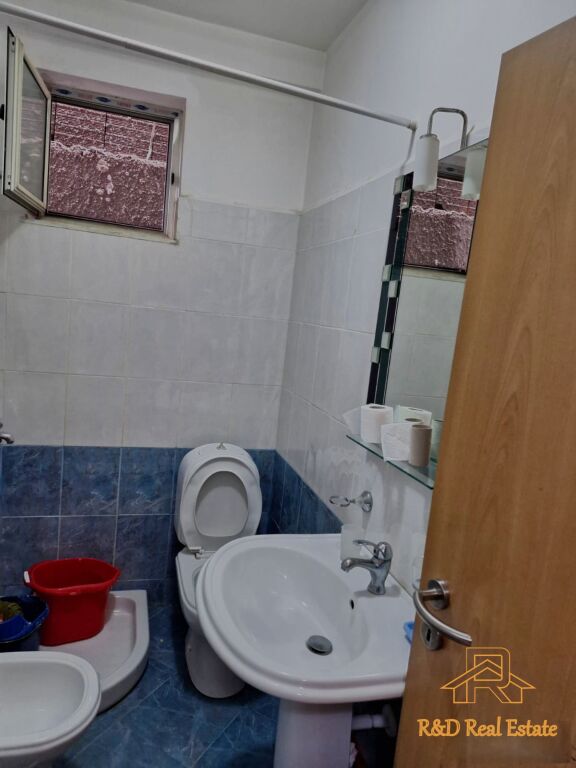 🏡 APARTAMENT ME QERA – Rruga e Kosovareve
