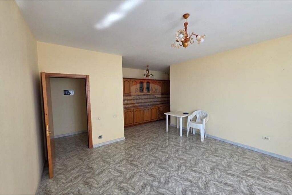🏡 Apartament 2+1+2 – Për Shitje | Lagjja Kushtrim, Vlorë 📍 Rruga e Re