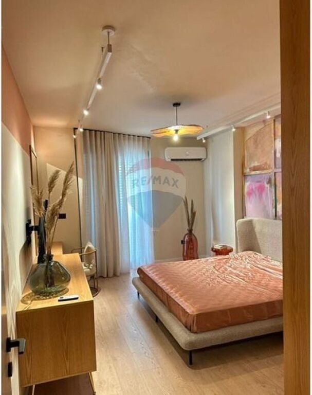 Apartament 1+1+Parkim me qera ish Ekspozita