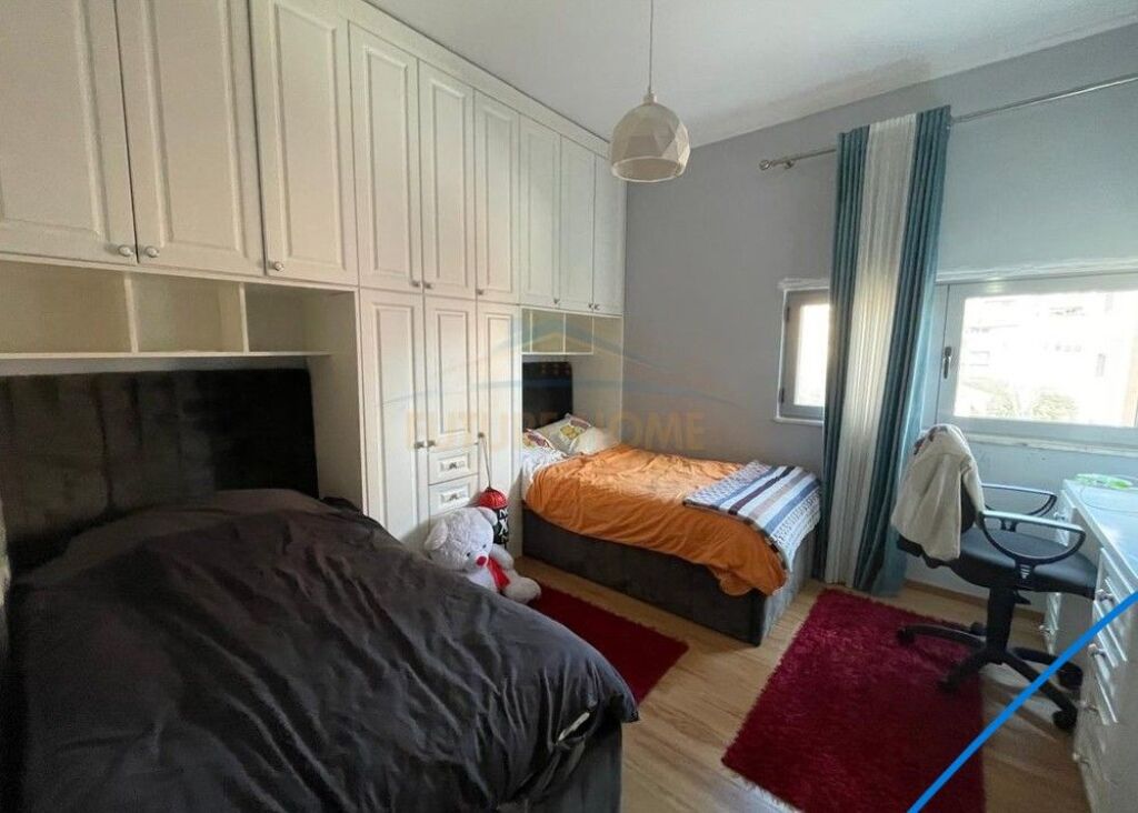Shitet, Apartament 2+1, Ministria e Jashtme