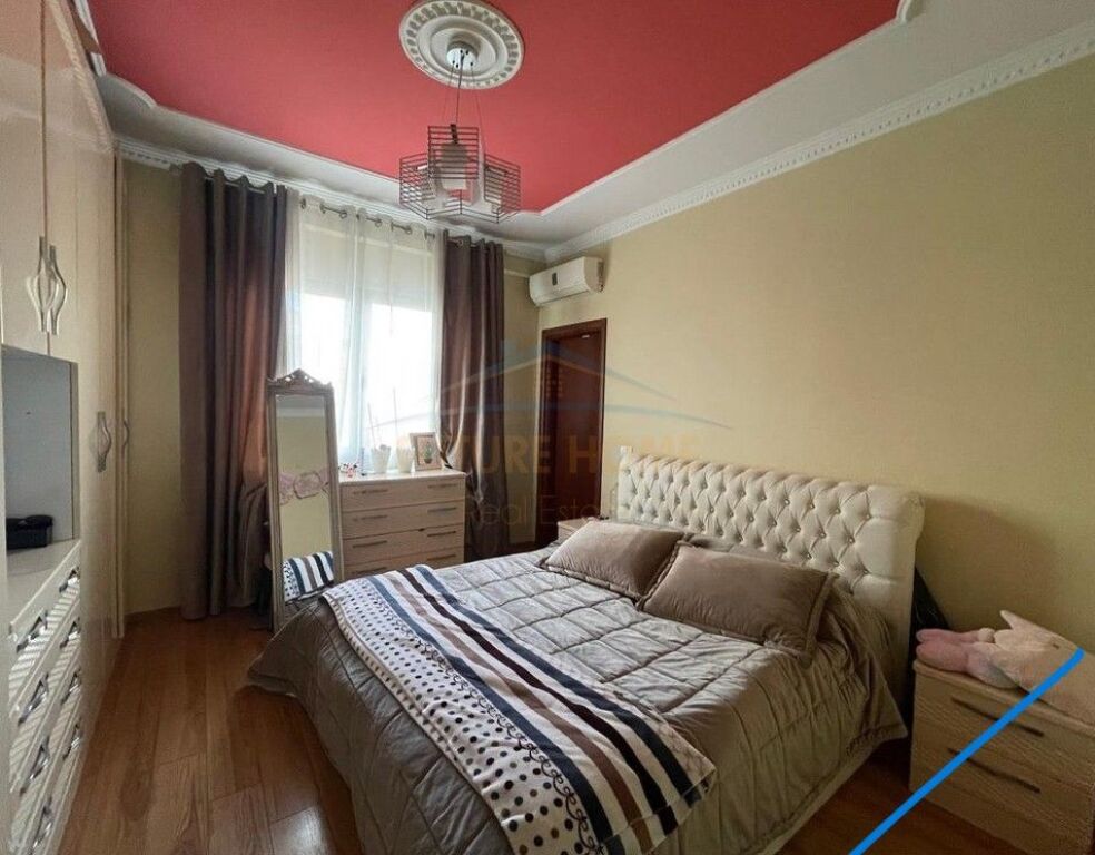 Shitet, Apartament 2+1, Ministria e Jashtme