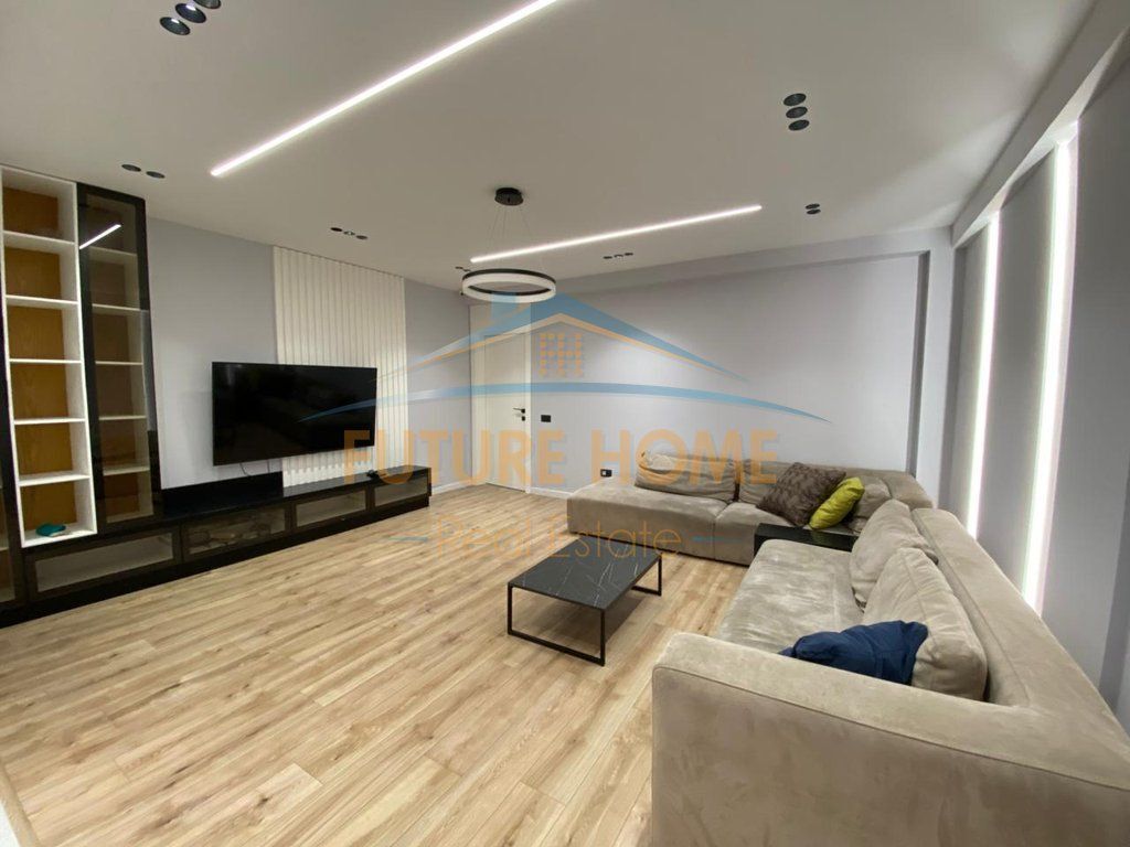 Apartament 2+1 , Qera Myslym shyri pran karburantit