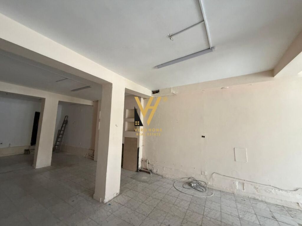 AFFITTASI NEGOZIO 125 M2 A ALI DEM 50.000 LEKE