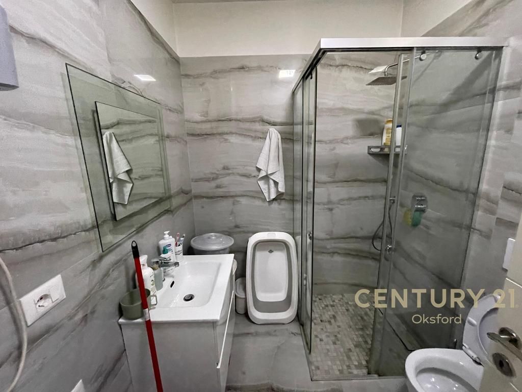 VENDESI APPARTAMENTO 2+1 VICINO ALLA SCUOLA UNITA