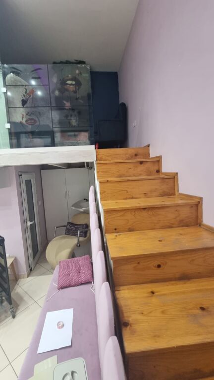 Locale commerciale in affitto Piano 0, 35 m² duplex, 500 € ad Astir