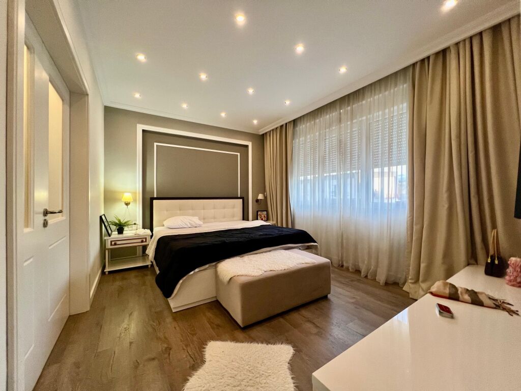 APARTAMENT ME QIRA 2+1+2 me 2 poste parkimi , LIQENI I THATE