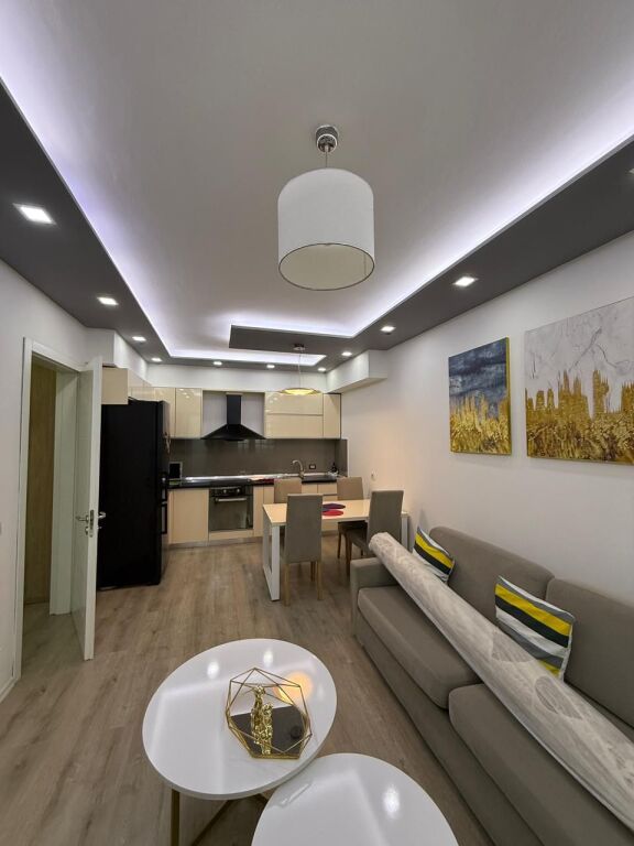 Jepet me qera apartament 2+1 tek Bulevardi i Ri