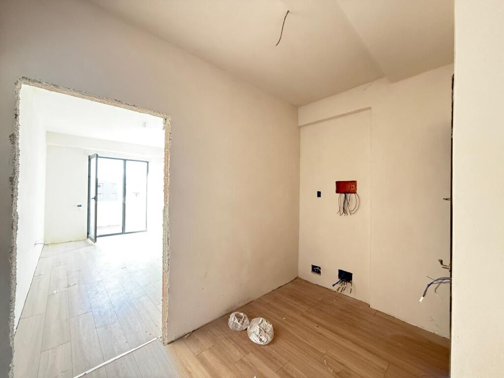 APARTAMENT 1+1 PER SHITJE TEK VILA L