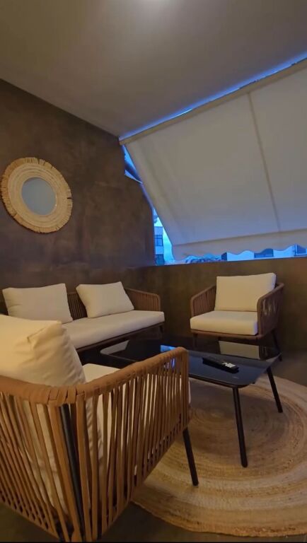🏡 Apartament 2+1 me Verandë për Shitje – Ish Ekspozita
