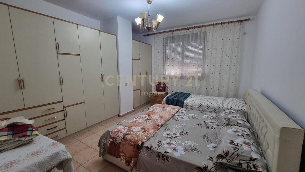 JEPET ME QIRA APARTAMENT 1+1 TEK RRUGA E DIBRES