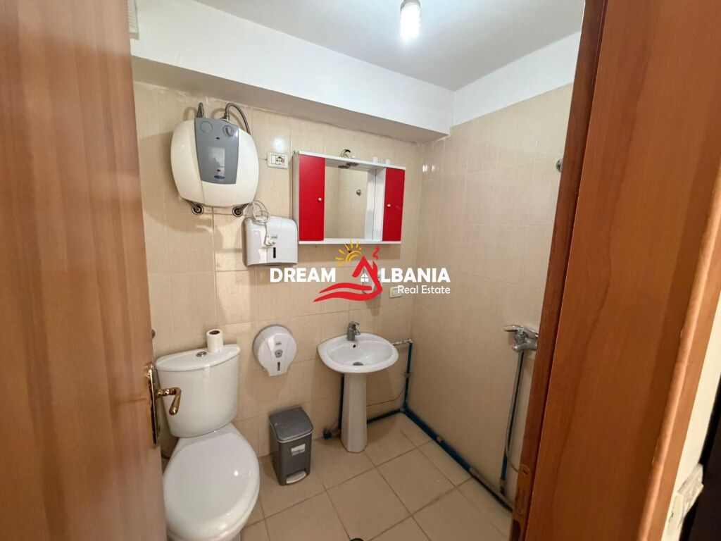 Locale commerciale Duplex in affitto a Pazari i Ri vicino a Bolv Oil (ID 42611418)f
