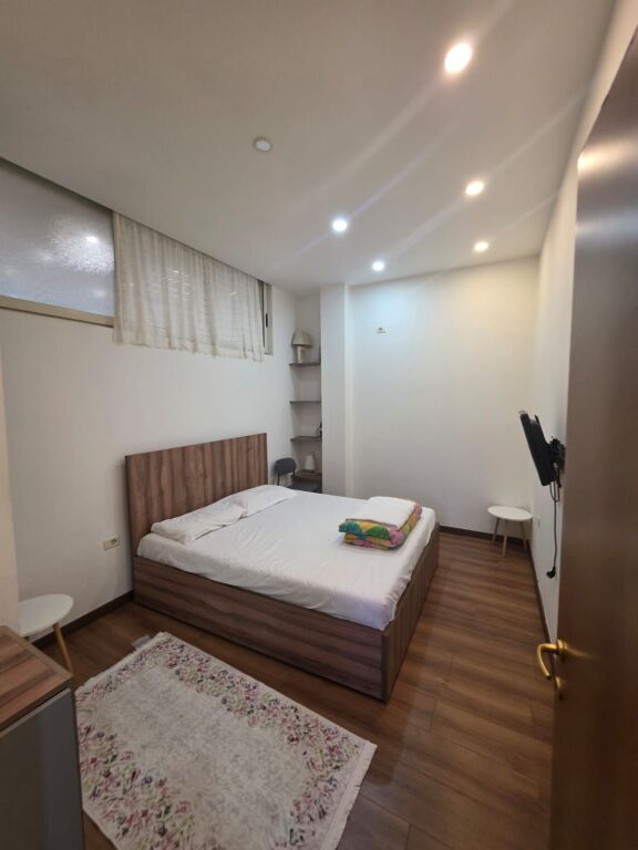 🏡 JEPET ME QERA APARTAMENT 1+1 – QENDËR (PËRBALLË TIRANA PARKING) .