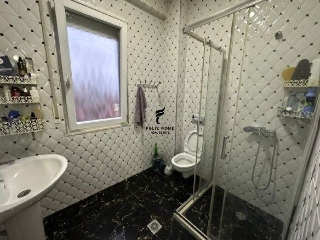 SHITET APARTAMENT 2+1 PAZARI I RI 320.000 EURO FH-66730