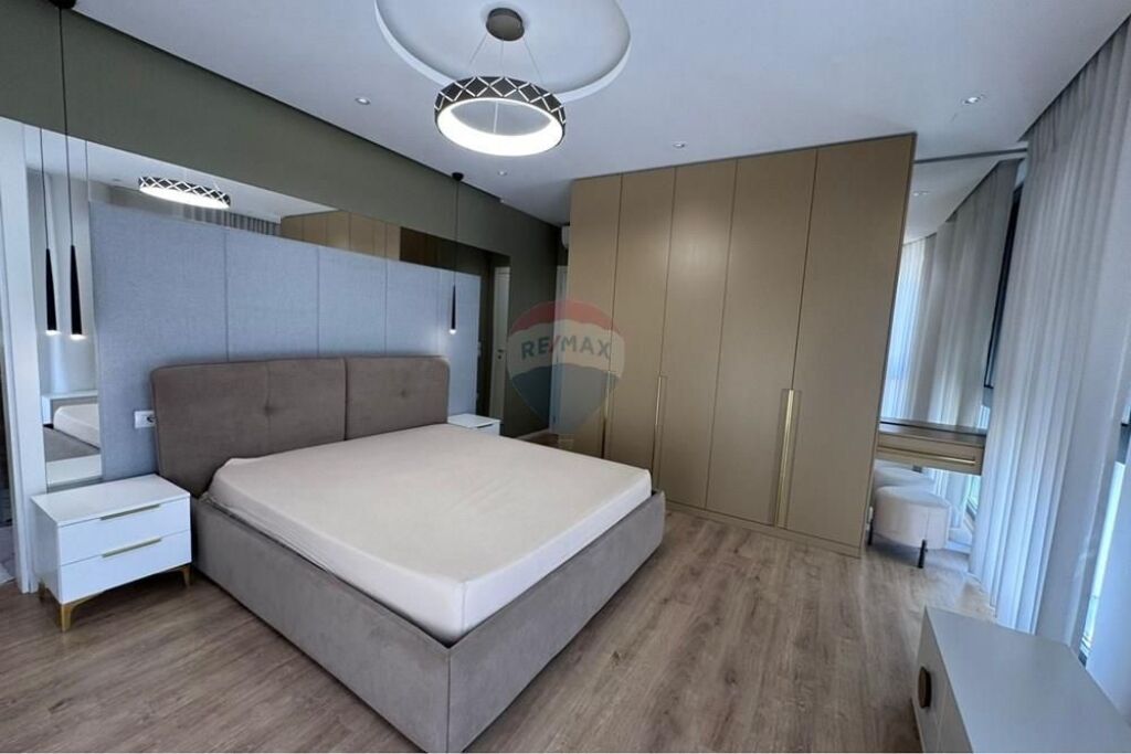 MYSLYM SHYRI, APARTAMENT 2+1+2 PER QIRA