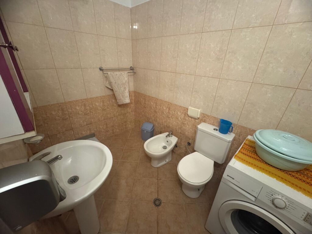 Apartment me qera 2+1 astir,bar Artist