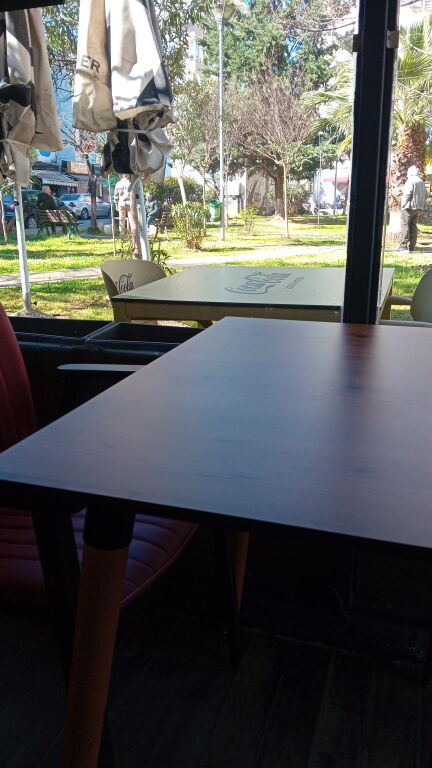Fast food pizzeria business for sale. The premises 2 thousand euros monthly rent.